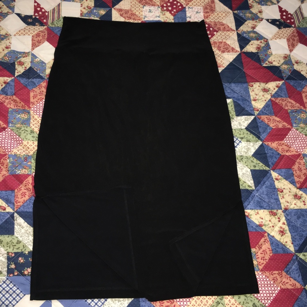 Black pencil skirt